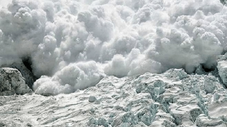 J&K: Four Army Jawans, One BSF Constable Among Ten People Killed In Avalanches In Kashmir Region