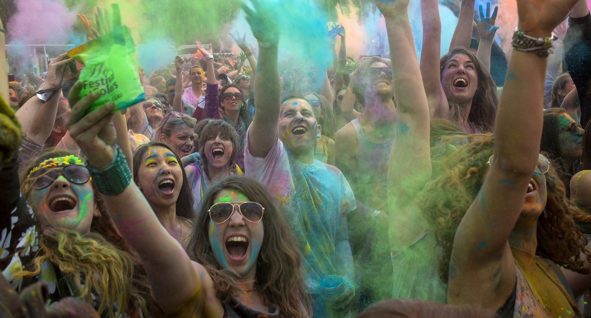 NRIs celebrating Holi In USA