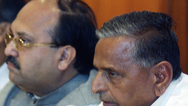 Amar Singh and Mulayam Singh Yadav (SEBASTIAN D’SOUZA/AFP/Getty Images)