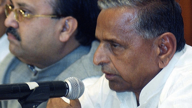 Amar Singh and Mulayam Singh Yadav (SEBASTIAN D’SOUZA/AFP/Getty Images)