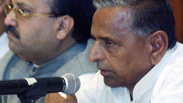 Amar Singh and Mulayam Singh Yadav (SEBASTIAN D’SOUZA/AFP/Getty Images)