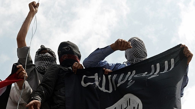 ISIS flags being waved in Kashmir in 2014 (TAUSEEF MUSTAFA/AFP/Getty Images) 