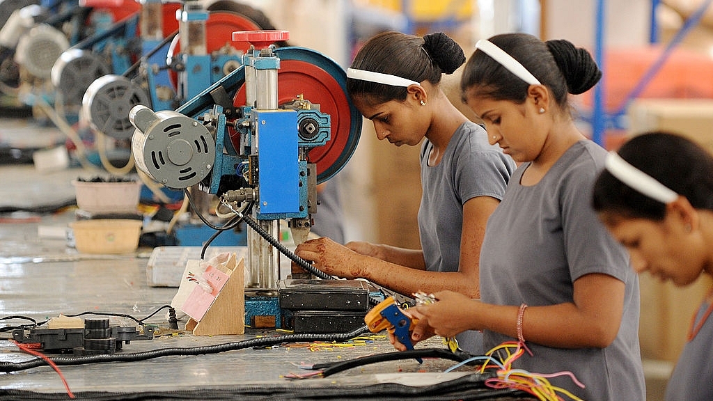 India’s economic expansion is led by robust manufacturing sector. (SAM PANTHAKY/AFP/GettyImages)