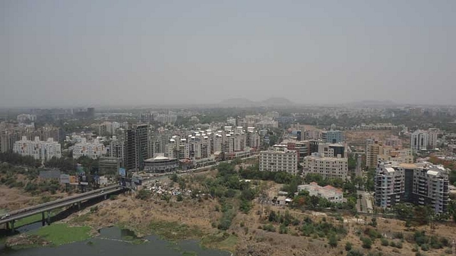 Pune Skyline (Tushar/Wikimedia Commons)