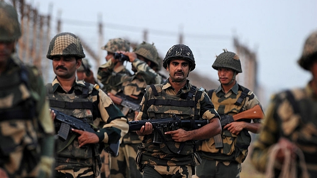 Indian Border Security Force soldiers. (TAUSEEF MUSTAFA/AFP/Getty Images)