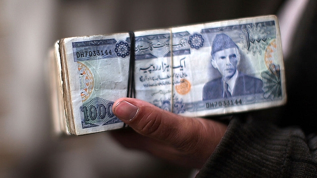 Pakistan currency (Spencer Platt/Getty Images)&nbsp;