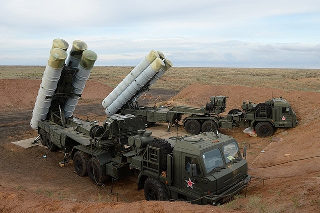 
The Almaz-Antey S-400 “Triumf,” also known by its NATO codename of SA-21 “Growler.” (Photo Courtesy: NOSINT)

