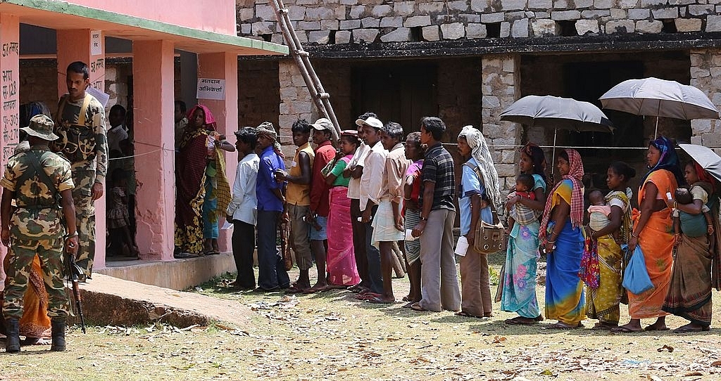 
Smart Welfare: Jharkhand Rolls Out Direct Benefit Transfer For Kerosene Subsidy
