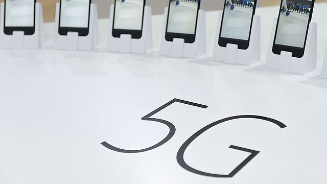 Smartphone companies have demanded extensive assistance from the government to begin field trials of fifth-generation (5G) technology.(Representative image) (JOSEP LAGO/AFP/Getty Images)