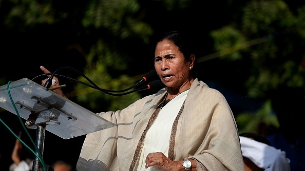 Mamata Banerjee delivers a speech during a rally against demonetisation in New Delhi. (SAJJAD HUSSAIN/AFP/GettyImages)