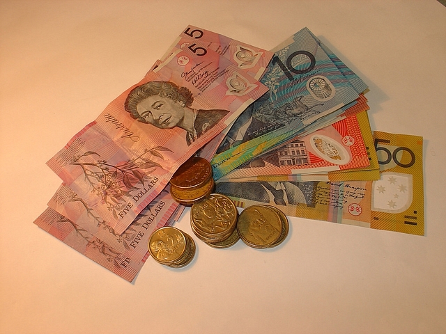 Australia currency notes (<a href="https://www.flickr.com/photos/vagawi/1496156787">vagawi</a>/flickr)