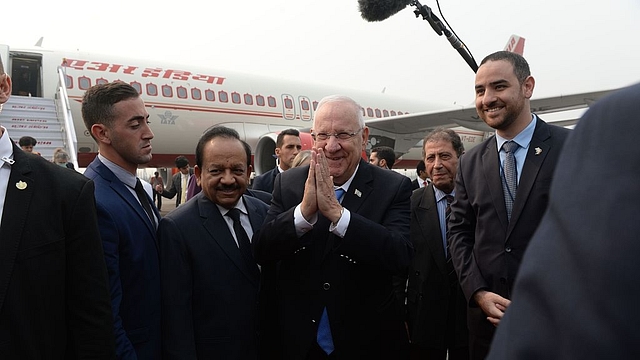 Israeli President Reuven Rivlin (C) (PRAKASH SINGH/AFP/Getty Images)