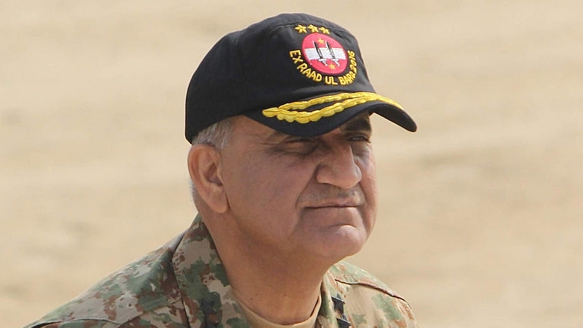 Gen Bajwa arrives to attend a military exercise on the Indian border in Khairpure Tamay Wali in Bahawalpur district. Photo credit: SS MIRZA/AFP/GettyImages