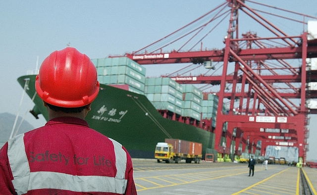  Jawaharlal Nehru Port Trust.  Photo credit: INDRANIL MUKHERJEE/AFP/GettyImages 