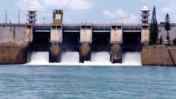 Cauvery river water being released from the Kabini Dam at Heggadadevankote province about 165 km south-west of Bengaluru. (STR/AFP/GettyImages)