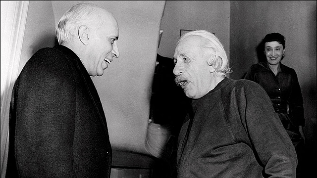 Prime Minister Pandit Jawaharlal Nehru visits physicist Albert Einstein at Princeton University, 8 November 1949. (-/AFP/Getty Images)