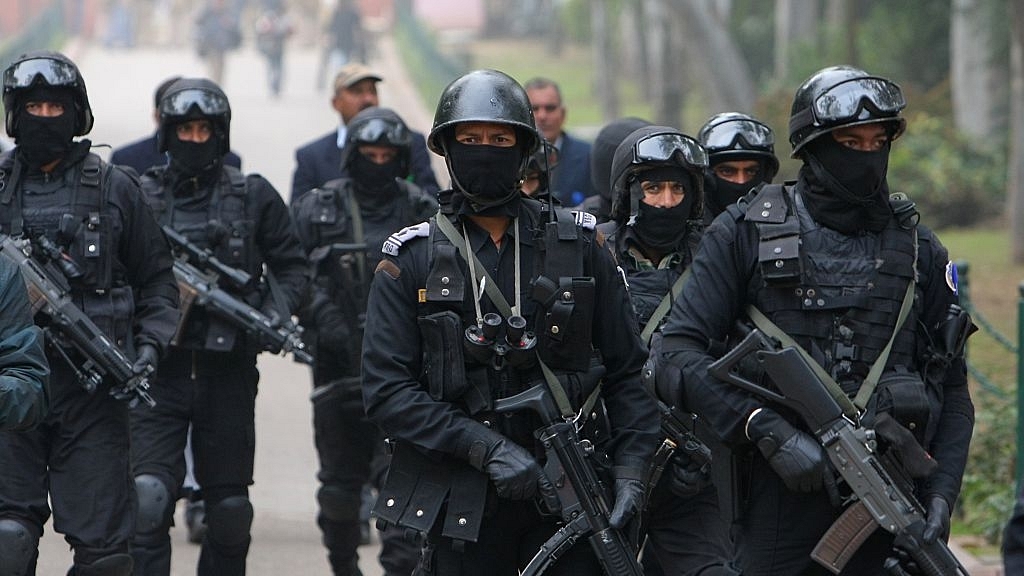 
NSG commandos arrive to provide  security at Raj Ghat. (TENGKU BAHAR/AFP/Getty Images)

