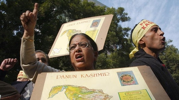 A Kashmiri Pandit woman shouts slogans demanding a separate state of ‘Panun Kashmir’ at a protest rally in New Delhi in 2006. (MANPREET ROMANA/AFP/Getty Images)