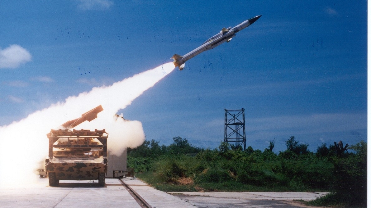 Akash missile system operating in conjunction with Rajendra radar.  


(Frontier IndiaNews/Wikimedia)


