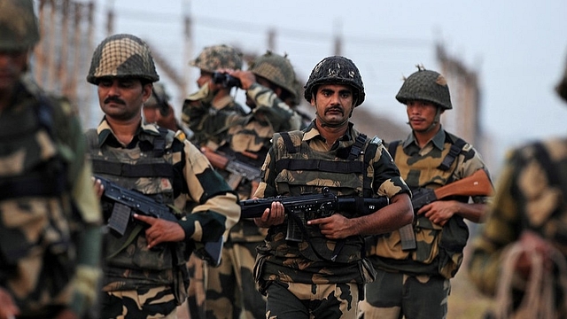 Indian soldiers. (TAUSEEF MUSTAFA/AFP/Getty Images)