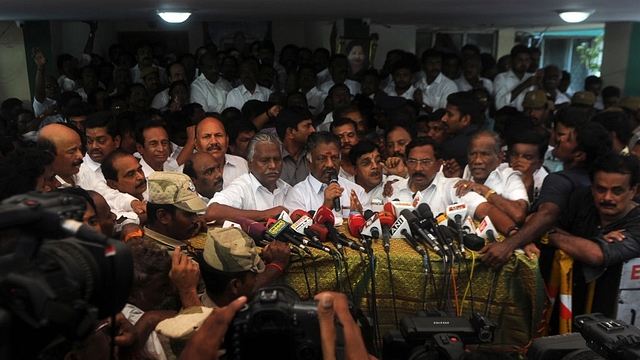 Former Tamil Nadu Chief Minister O Panneerselvam speaks to the media.&nbsp;(ARUN SANKAR/AFP/Getty Images)