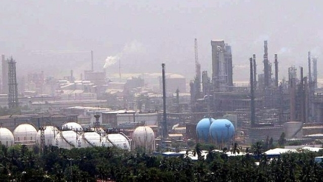 Industries in Visakhapatnam (Nballa/Wikimedia Commons)