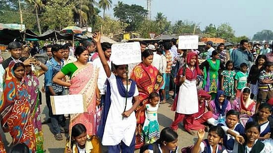 Tehatta school students protesting (Twitter)