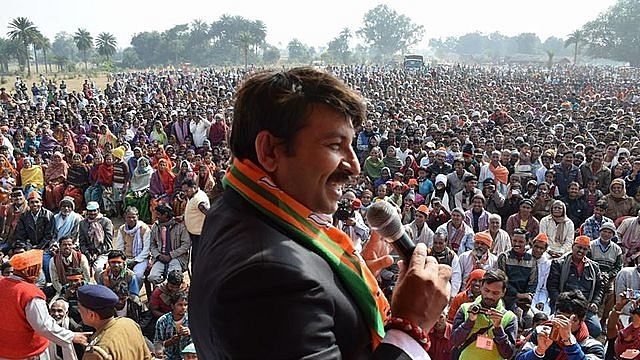 Manoj Tiwari addressing a crowd (Ishutyagi7121/Wikimedia Commons)