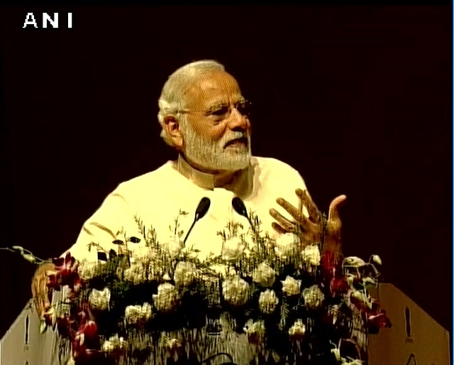 PM Modi honouring Swachh Bharat Women Champions (Photo Credit: ANI)