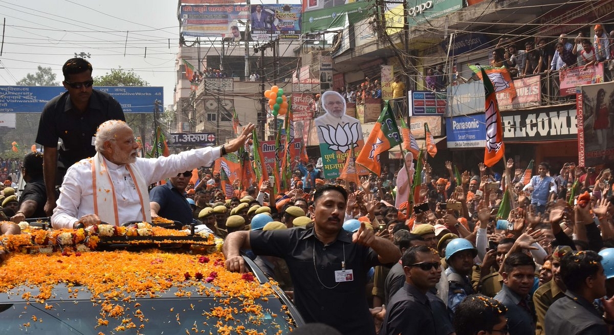 Kashi roadshow (Twitter.com/narendramodi)