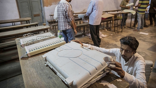 EVMs in India (Kevin Frayer/Getty Images)