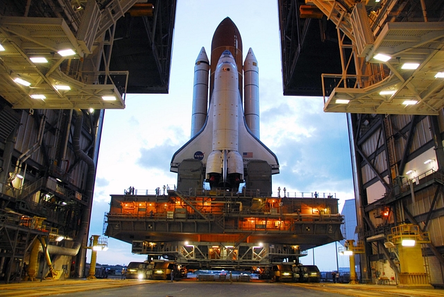 Discovery stop a mobile launch platform. (
NASA/George Shelton)