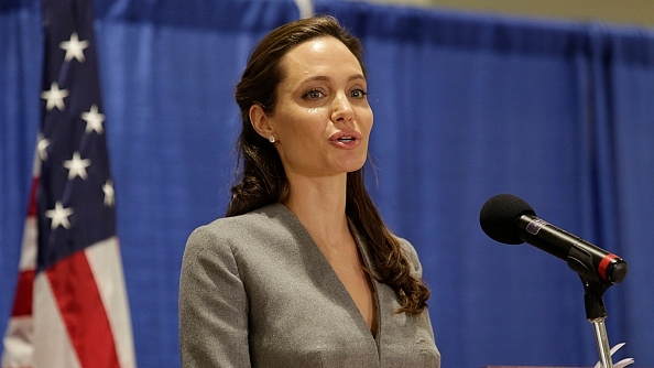 Angelina Jolie speaks at an event. (YURI GRIPAS/AFP/GettyImages)