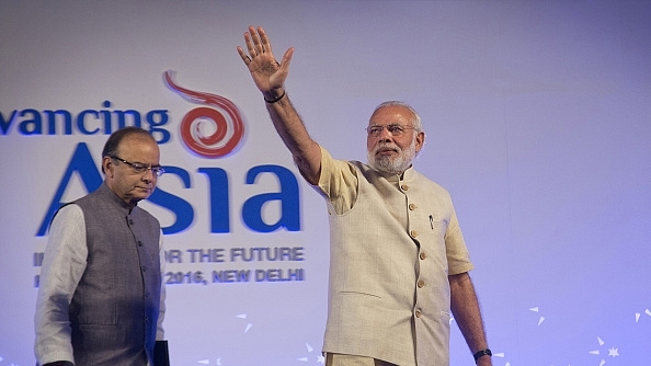 Arun Jaitley and Narendra Modi (Kuni Takahashi/Bloomberg via Getty Images)