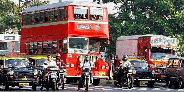 Buses in Mumbai (Photo Credit: Antônio Milena/Agência Brasil)