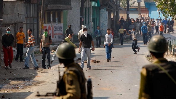 90 Per Cent Dip In Stone-Pelting Incidents In Kashmir In 2017: J&K DGP
