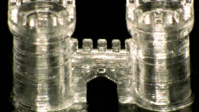 

A 3D-printed tiny glass castle. (Karlsruhe Institute of Technology )