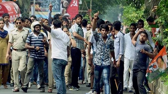 Poll violence in West Bengal. (Photo Credit: Twitter)