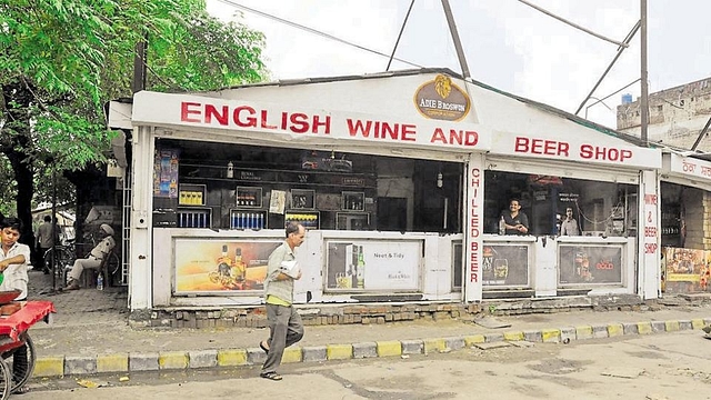 A liquor store in Punjab (Sikander Singh Chopra/Hindustan Times via Getty Images)