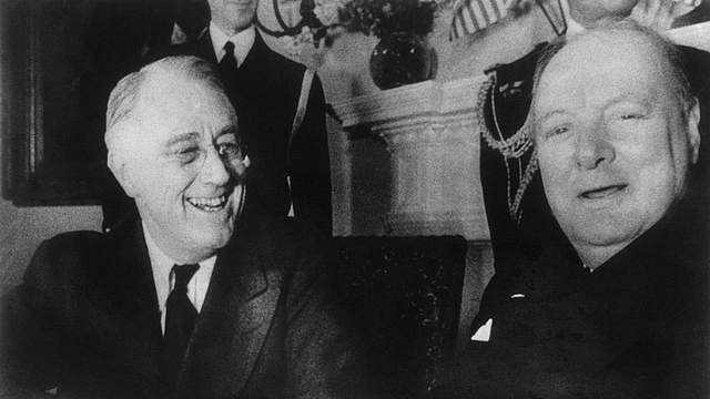 

US President Franklin D. Roosevelt (1882 - 1945, left) with British Prime Minister Winston Churchill (1874 - 1965) at the White House, Washington DC, December 1941. (Photo by Keystone/Hulton Archive/Getty Images)