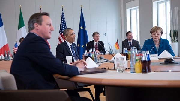 Former British prime minister David Cameron with German Chancellor Angela Merkel, former US president Barack Obama, former French president Francois Hollande and former Italian prime minister Matteo Renzi  in Hanover, Germany. (Maja Hitij - Pool /Getty Images)