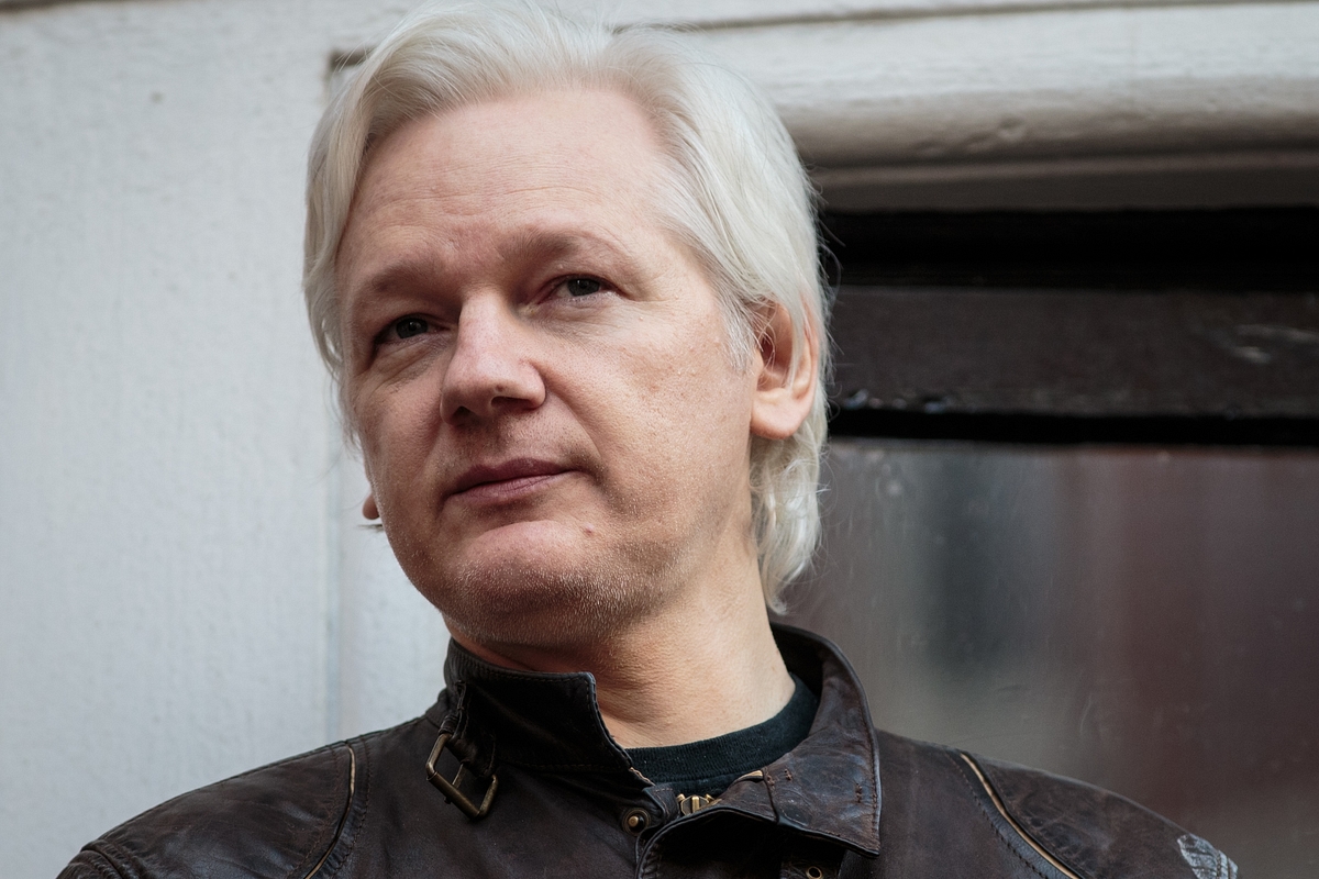 Mexico Offers Political Asylum To WikiLeaks Founder Julian Assange After UK Court Blocks His Extradition To US