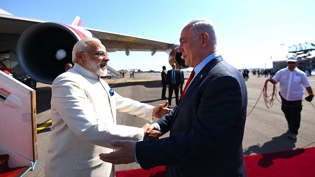 Prime Minister Narendra Modi is welcomed by his Israeli counterpart Benjamin Netanyahu.&nbsp;