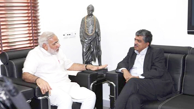 Prime Minister Narendra Modi with Nandan Nilekani (www.narendramodi.in)