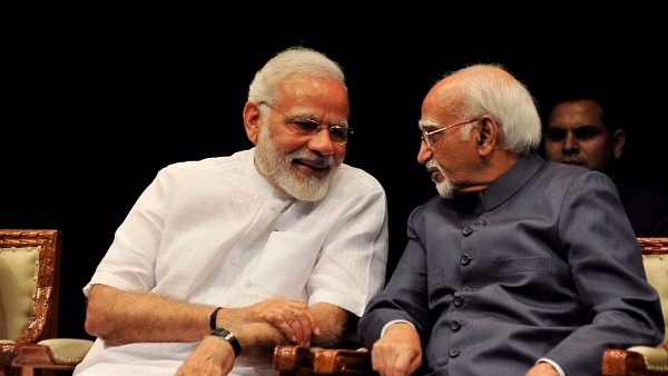 Prime Minister Narendra Modi (L) and outgoing Vice President Hamid Ansari at the farewell programme for the latter (Twitter)