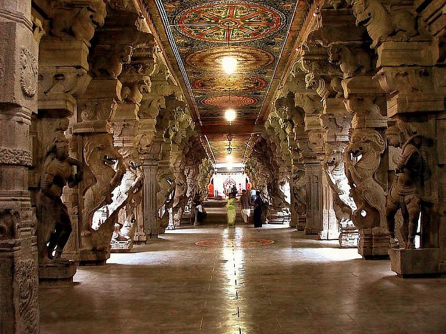 The corridors of Meenakshi Amman Temple