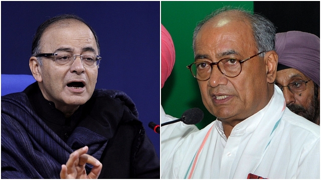 Finance Minister Arun Jaitley (Virendra Singh Gosain/Hindustan Times via Getty Images) [L]/Congress leader Digvijaya Singh (Gurpreet Singh/Hindustan Times via Getty Images) [R]