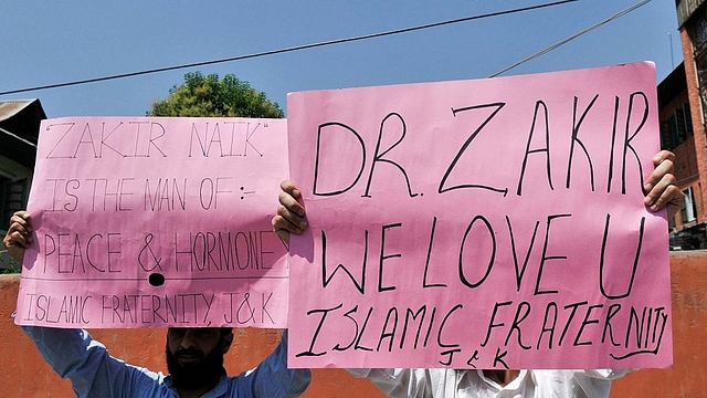 Supporters of Zakir Naik (Waseem Andrabi/Hindustan Times via Getty Images)