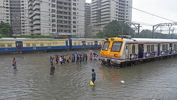 Floods in Mumbai. (Satyabrata Tripathy/Hindustan Times via Getty Images)