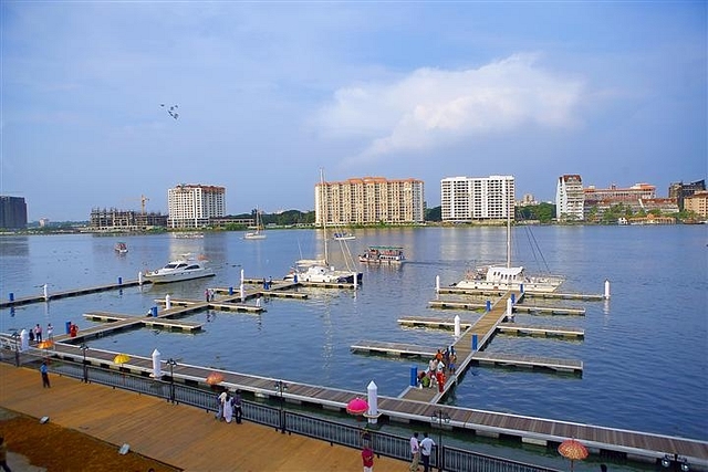 Kochi International Marina, Bolgatty Island, Kerala. (Wikimedia Commons)